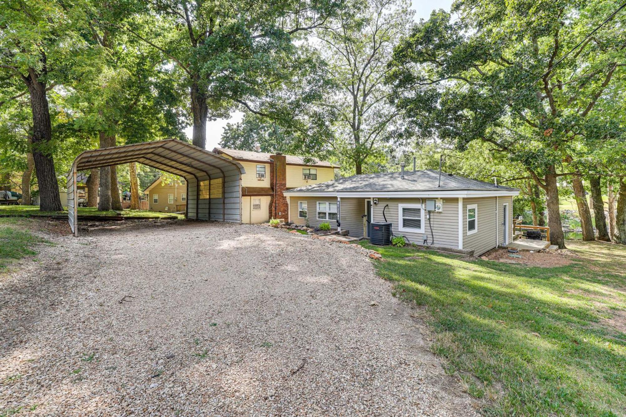 Grove Lakefront Cabin With Water And Dock Access! Exterior photo