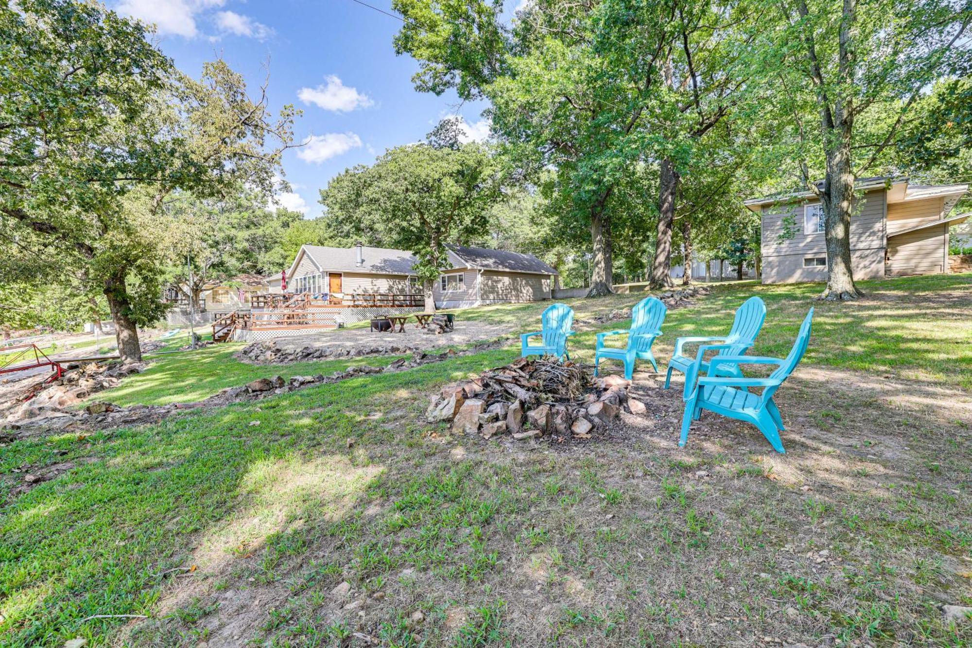 Grove Lakefront Cabin With Water And Dock Access! Exterior photo